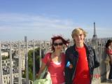 На смотровой площадке Триумфальной Арки в Париже,за нашими спинами творение Эйфеля!