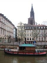 Страсбургский собор (нем. Straßburger Münster / Liebfrauenmünster, фр. Cathédrale Notre-Dame) – кафедральный собор во французском городе Страсбурге, бывший на протяжении более 200 лет самым высоким зданием мира.