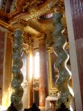 Wien Церковь иезуитов, даже колонны изъезуитили