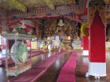 Вид внутри буддийского храма (снимать вообще-то нельзя)