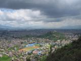 Вид на Катманду с площадки военной базы (нас там напоил кофе живой лама , было здорово)  недалеко от монастыря